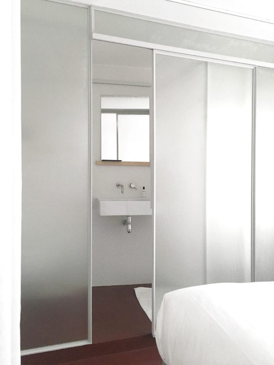 LRJ - Aménagement d'une chambre d'hôtel, en association avec Julien Renault, Hyères, France